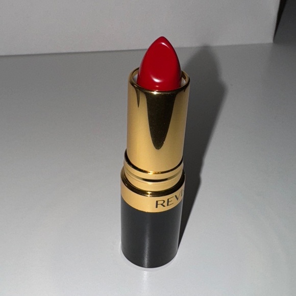 Assorted red lipstick bundle - Picture 6 of 7